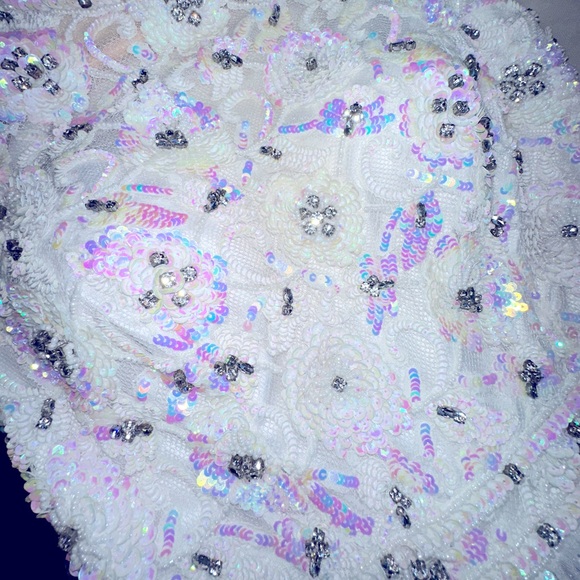 Beautiful WHITE Sherri Hill - Picture 9 of 15